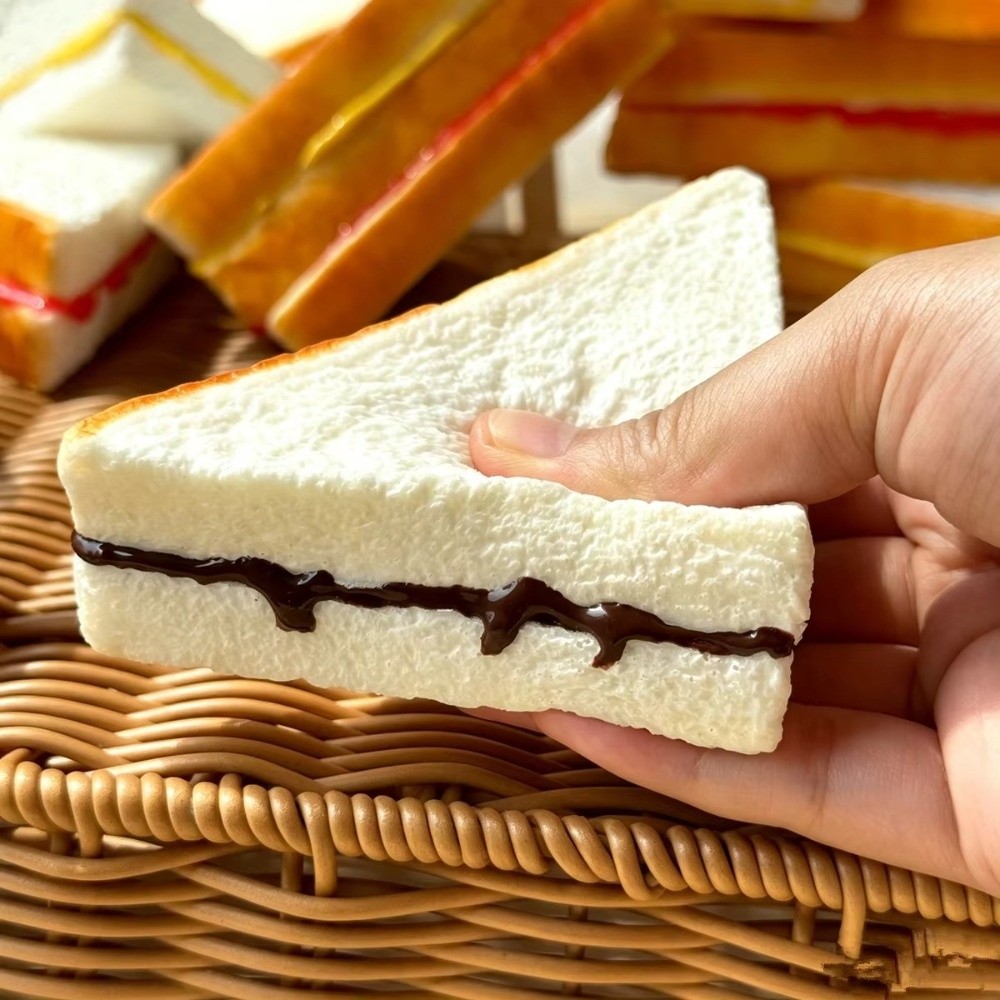 Photography Of Food - クリエイティブなPU製サンドイッチモデル、柔らかくリアルなフェイクパン、食品撮影用小道具、プレスおもちゃ、キッチンホームデコレーション